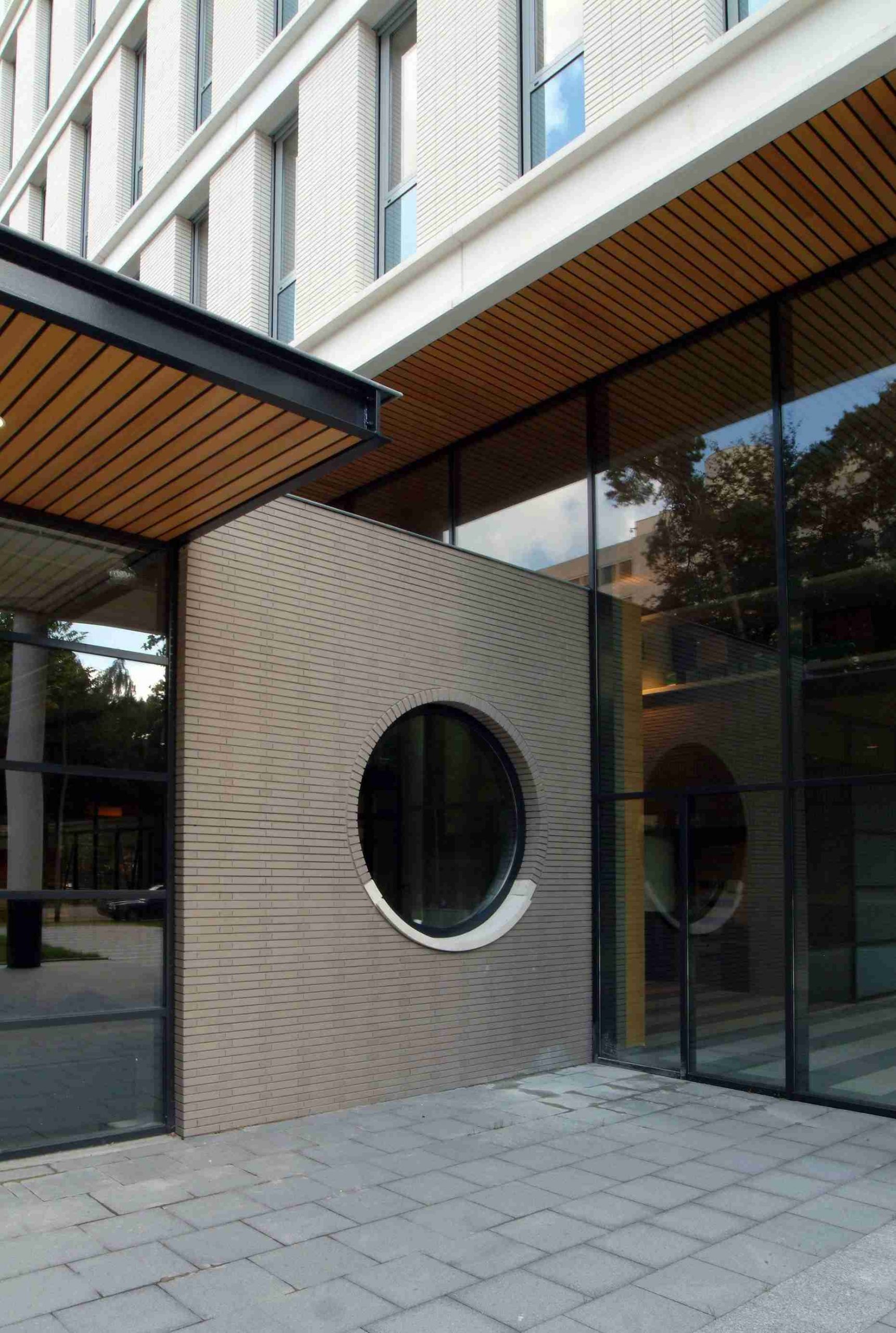 Faro grijs gen en Oslo Parelwit HF Tilburg universiteit prof (34)_2_11zon