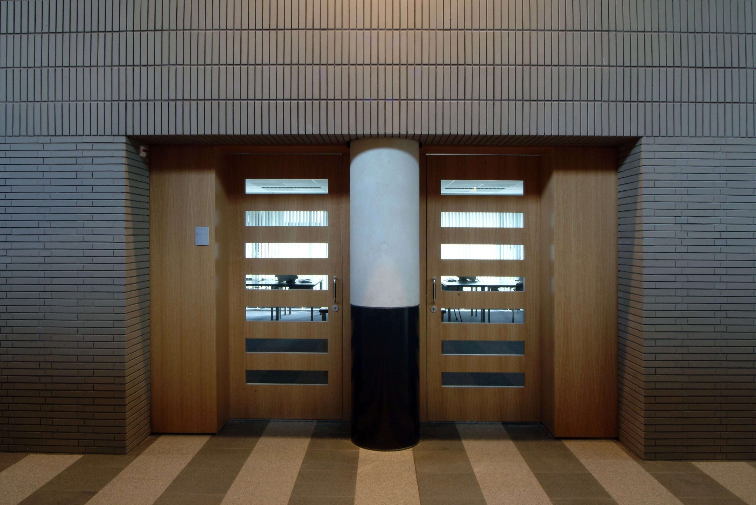 Faro grijs gen en Oslo Parelwit HF Tilburg universiteit prof (19)